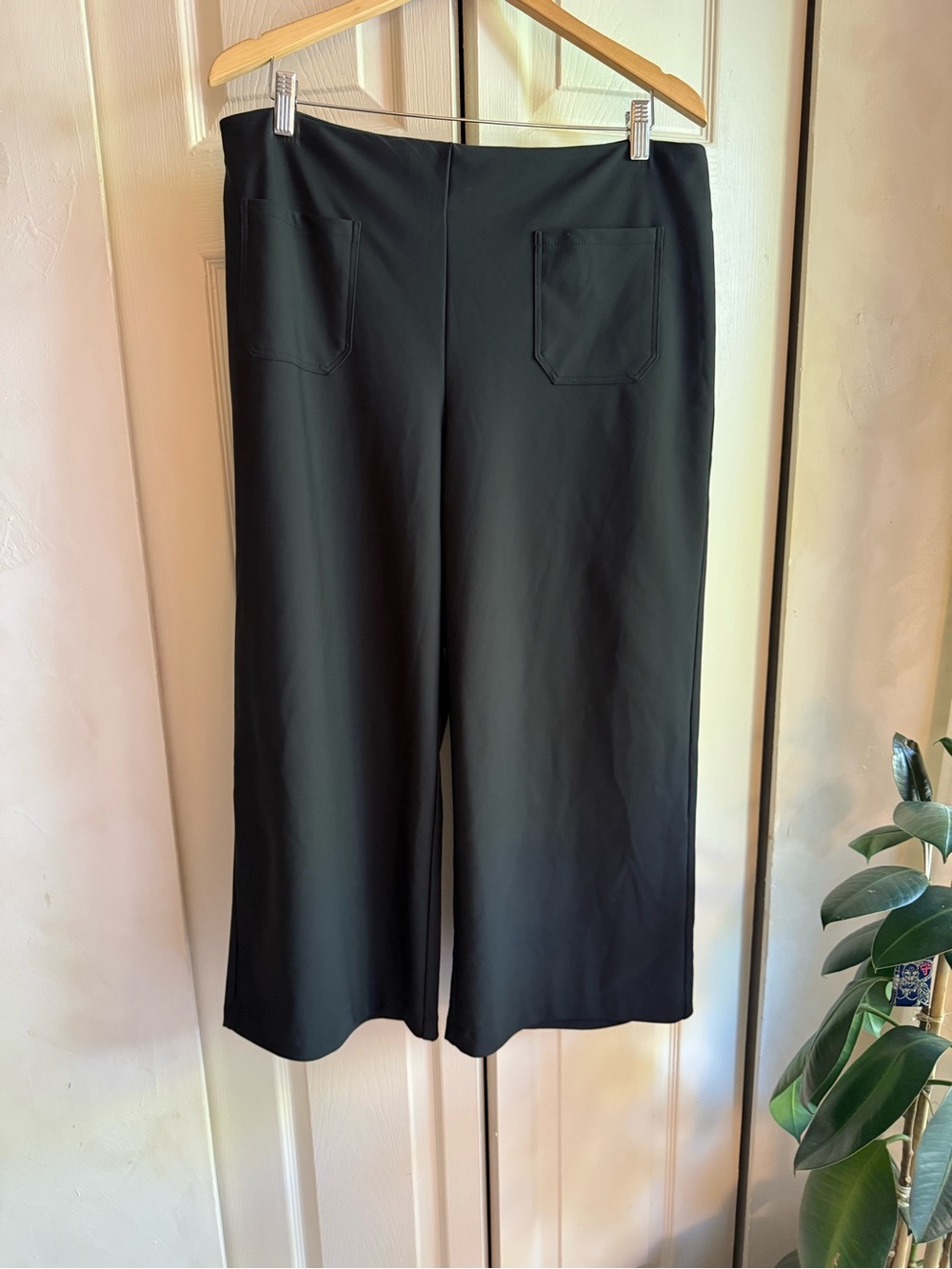 Cropped Wide-Leg Ankle Pants - Black